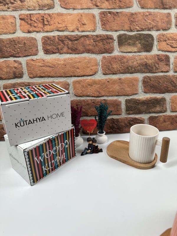 Beyaz Ahşap Standlı Dekoratif Kupa