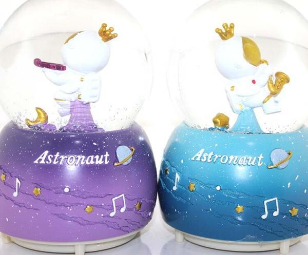Kar Küresi Püskürtmeli Işıklı Müzikli Küre 16 Cm - Görsel 2