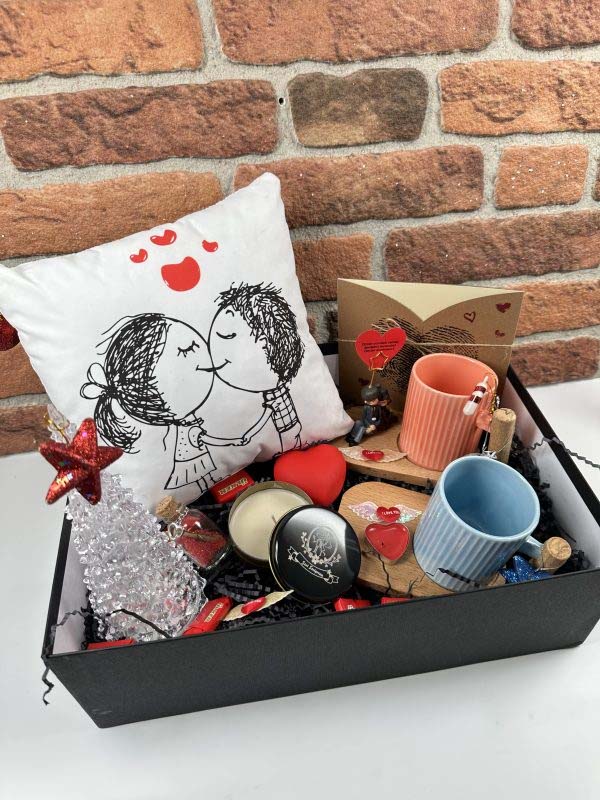 Kişiye Özel Yastıklı Karaca Bardak Takımlı Set