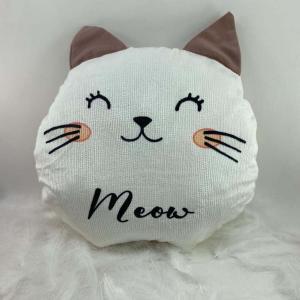 Kahverengi Kulaklı Kedi Tasarımlı Yastık