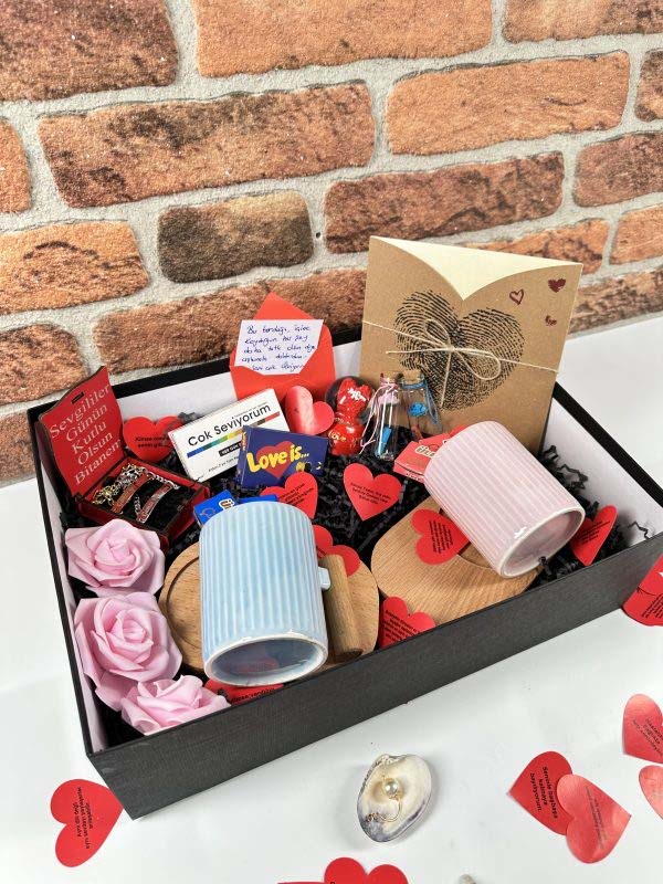 Çift Kupa Ve Bileklikli Love Set