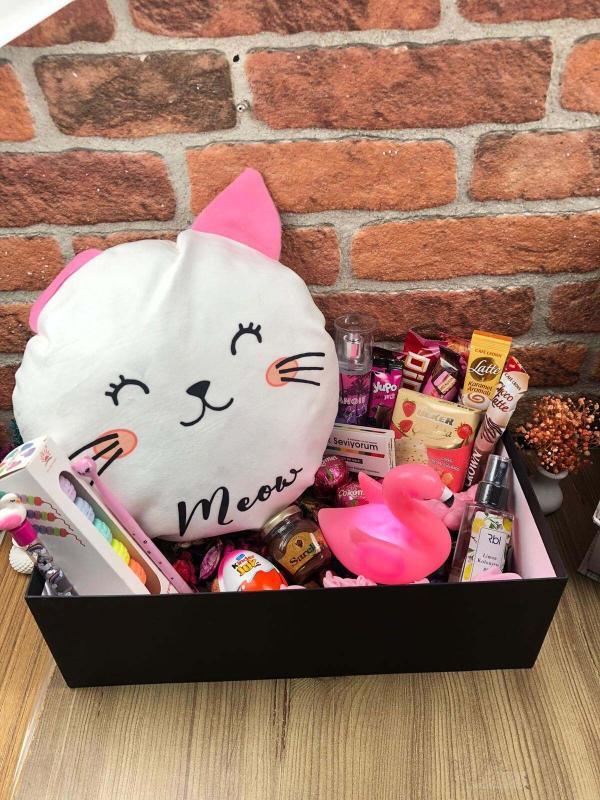 kedi tasarımlı yastıklı kombin set