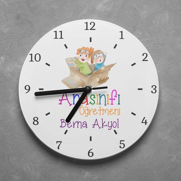 Kişiye Özel Okul Öncesi, Ana Okulu Öğretmeni Duvar Saati