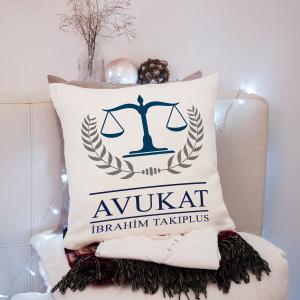 Avukat Tasarımlı Yastık