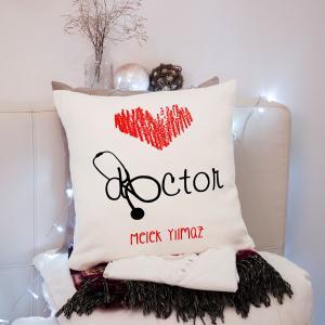 Doktor Tasarımlı Yastık