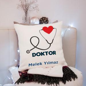 Doktor Tasarımlı Yastık